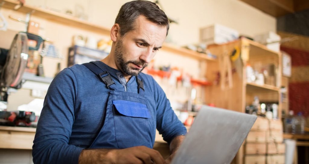 Man looking at webiste and frustrated because he don't Have Any Web Traffic